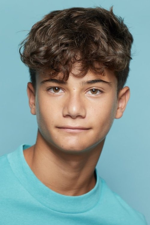 Izan Fernández as Zaro