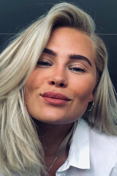 Nanna Kildsgaard Olsen as Sandra