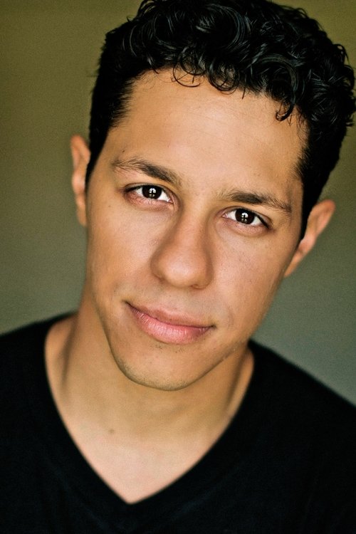 David Del Rio as Roberto Jerez