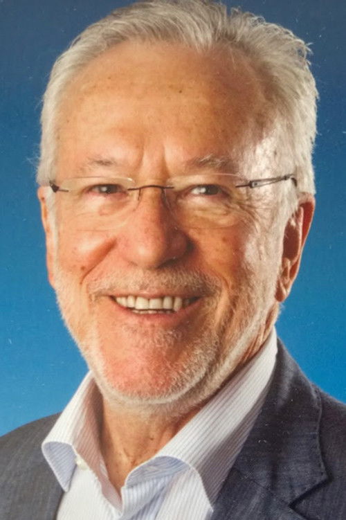 Alexandre Garcia as Self