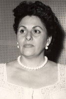 Ofelia González as Lala