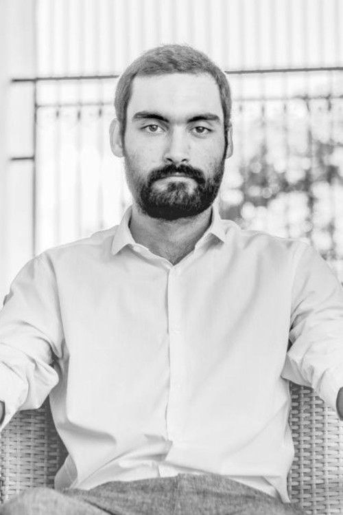 Pedro Marujo as Chico