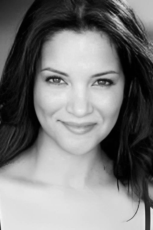 Ivee Colón as Cristina Mora