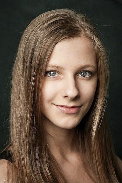 Elizaveta Arzamasova as Алина Еремина (as Liza Arzamasova)