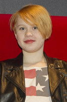 Saga Midfjäll as Mirja