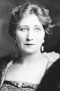 Vera Lewis as Landlady (uncredited)