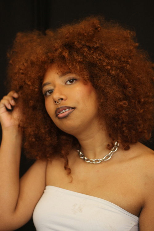 Ana Queizia as Personagem 3