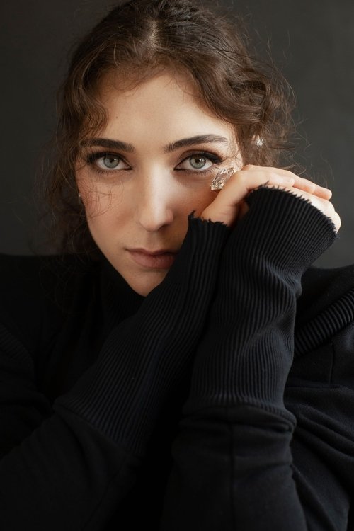 Roni Dalumi as Hofit