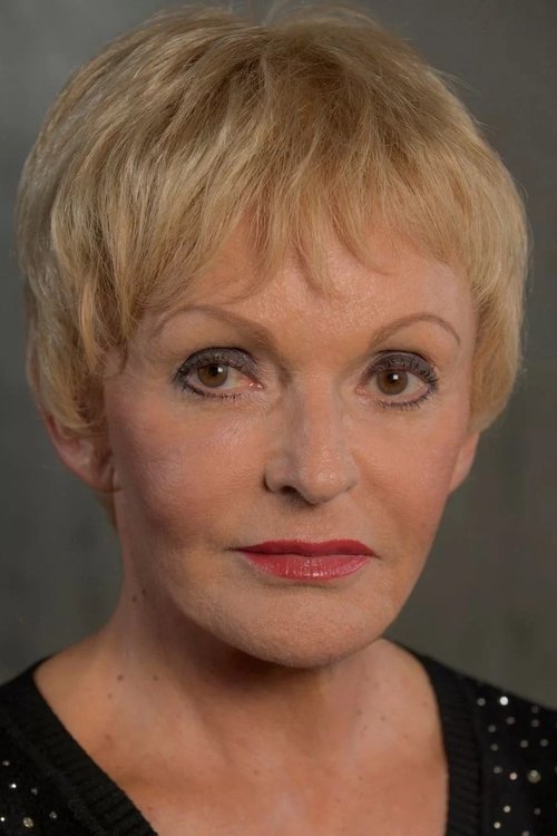 Io Appolloni as Paola Di Risi