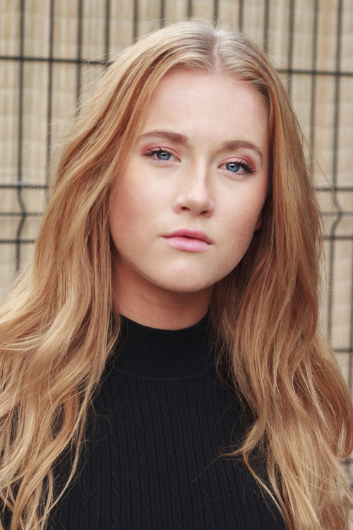 Vesta Lugg as Camila Yunis