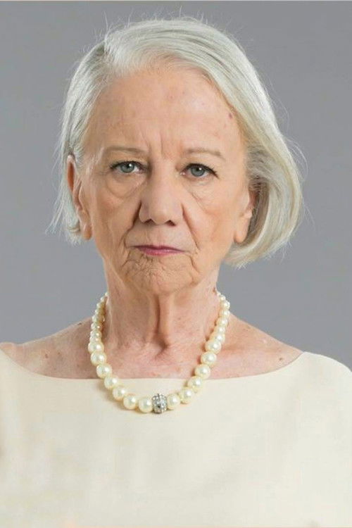 Elisa Lisboa as Carminda