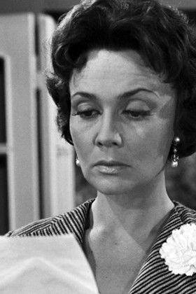 Krystyna Karkowska as Maria's dresser