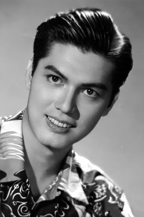Carlos Salazar as Chato