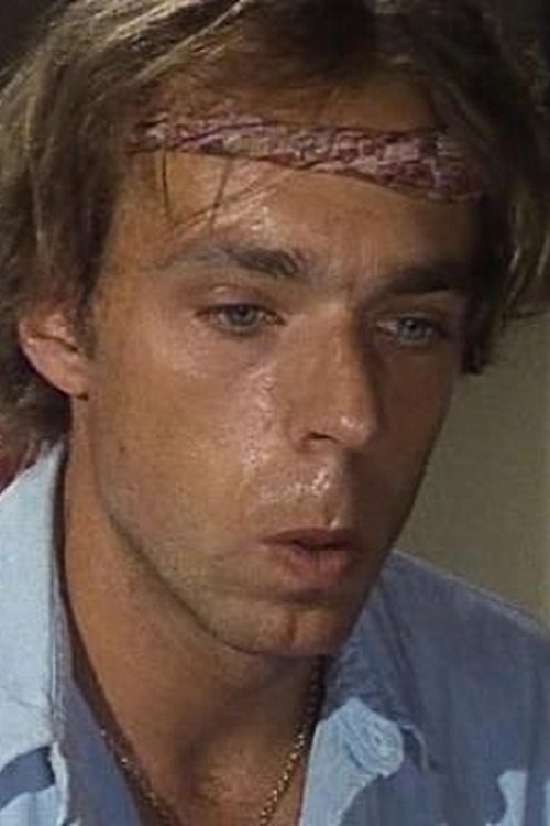 Henry Stolow as Cates