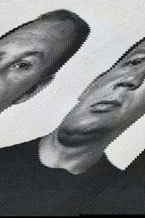 Yuri Borienko as Security Porter