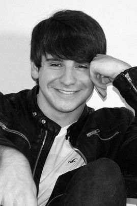 Andrea Colombo as Benni