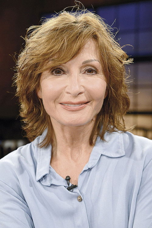 Susanne Uhlen as Königin Anna