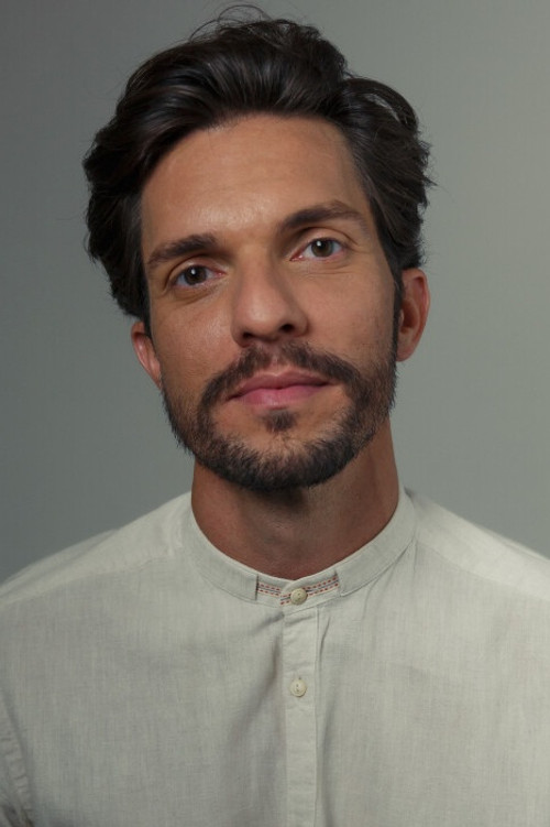 Hélio Toste as Dançarino Festa