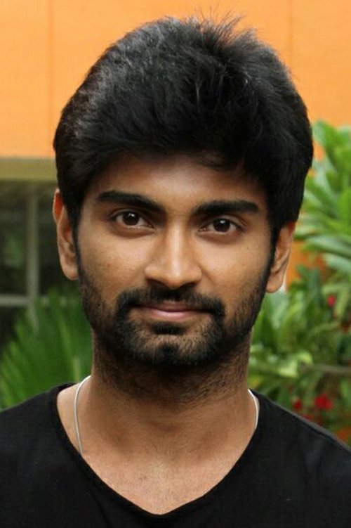 Atharvaa Murali as Paari