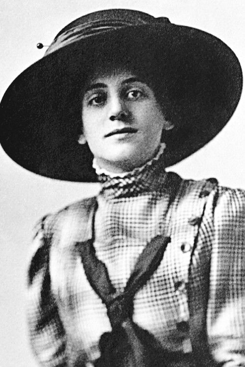 Bess Sankey as Bess Brady