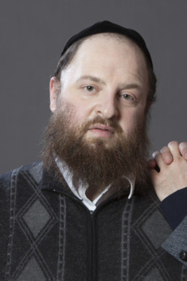 Menashe Lustig as Menashe