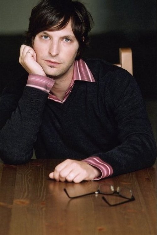 Herschel Bleefeld as Self / Sitcom Husband