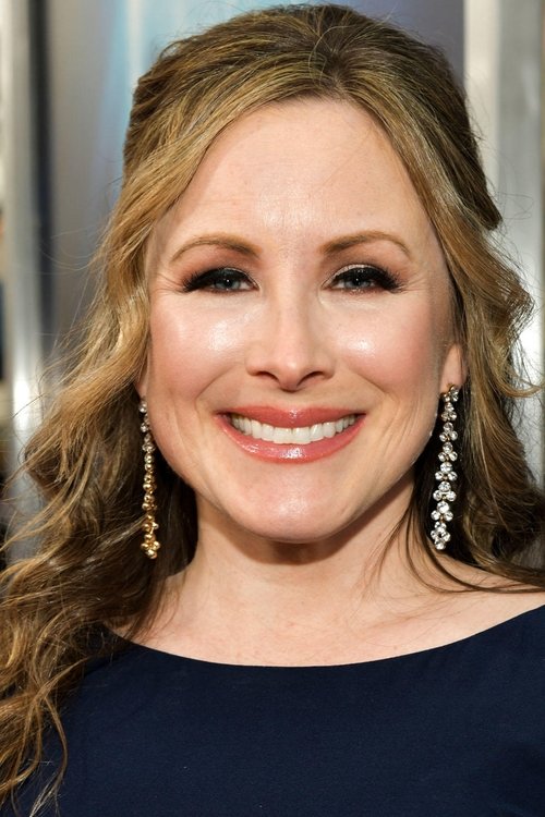 Lisa Durupt as Carrie