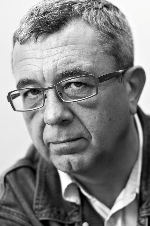 Grzegorz Miecugow as Self - Host