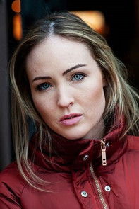 Priscilla-Anne Forder as Amanda Becker