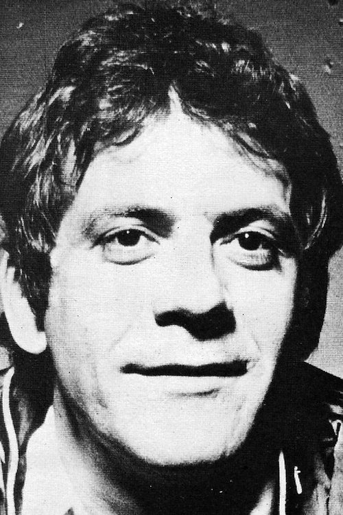 Edgar Gurgel Aranha as Peter Aster