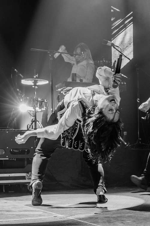 Leah Fay Goldstein as Justin's Ex-Girlfriend