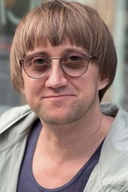 Konstantin Pushkin as Ведущий