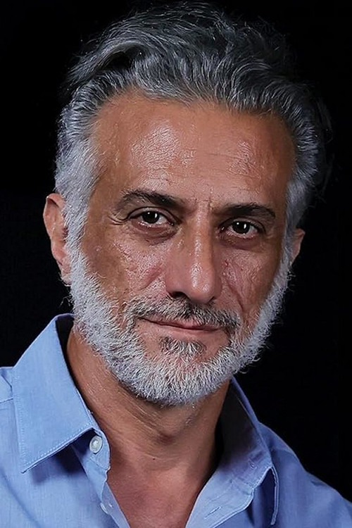 Gabriel Flores Jair as Alejandro Hernandez