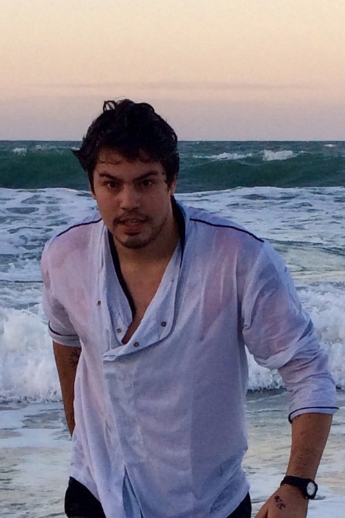 Gerardo Menezes Neto as Lucas