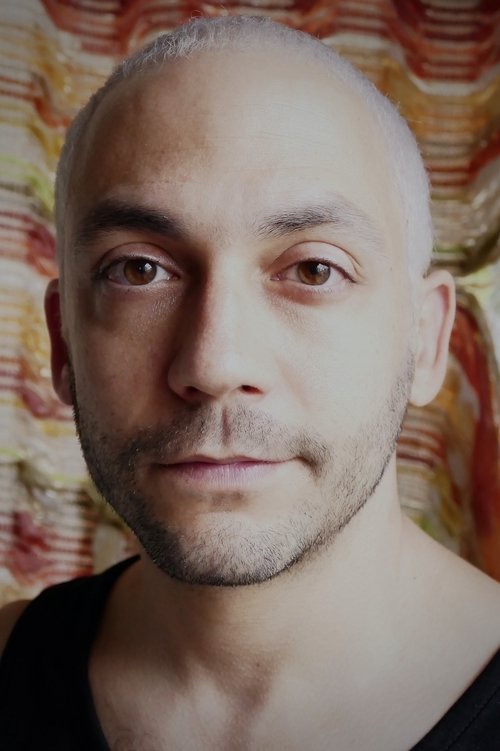 Caetano Gotardo as Jornalista 1