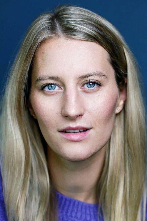 Olenka Dabrowski as L'Opératrice (voice)