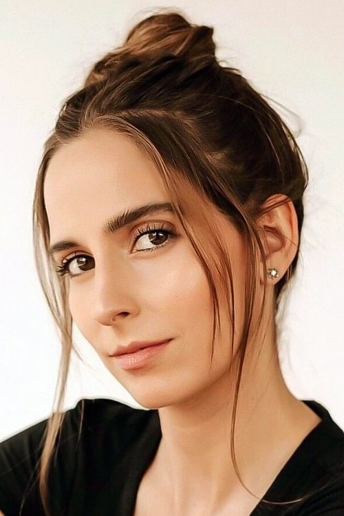 Catalina Silva as Asistente de Sheena