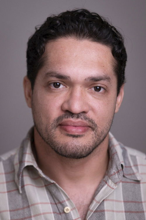 André Marçal as Policial Marques