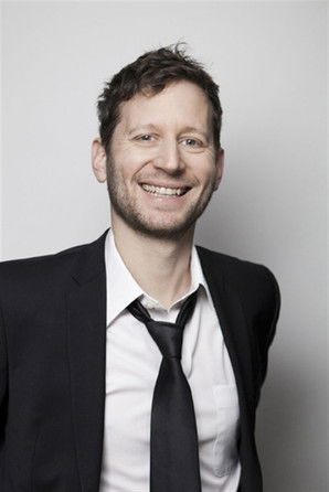 Mathias Casartelli as André