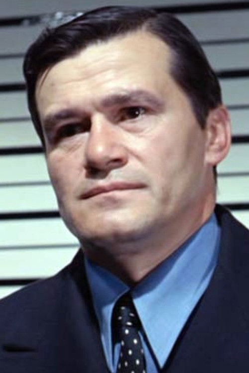 Jacques Léonard as Garcia