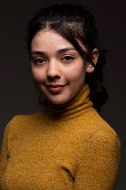 Nathália Falcão as Elisa  Clarke