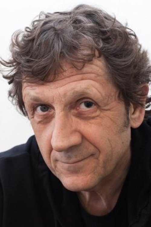 Jean-Paul Dubois as Le serveur du café