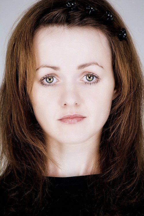 Meelah Adams as Julie