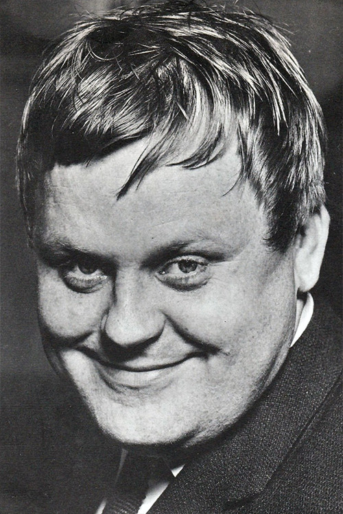 Sune Mangs as Bartender