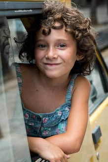 Laia Artigas as Sara