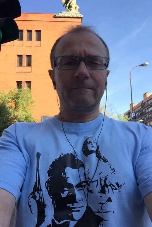 Jesús Barreda as Comandante Skelt (voz)