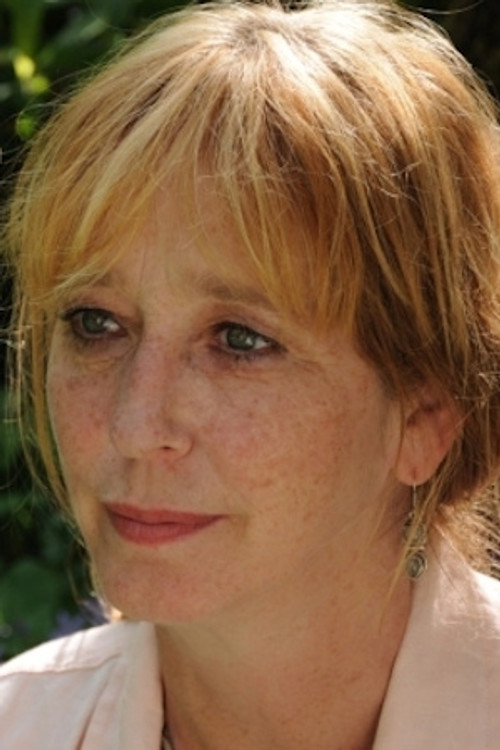 Hiske van der Linden as Eva