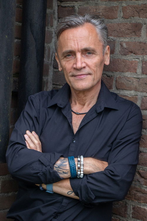 Jos Smit as Gevangene