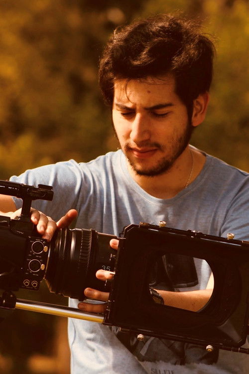 Kevin Mantilla as Vendedor de granadas de Siberia