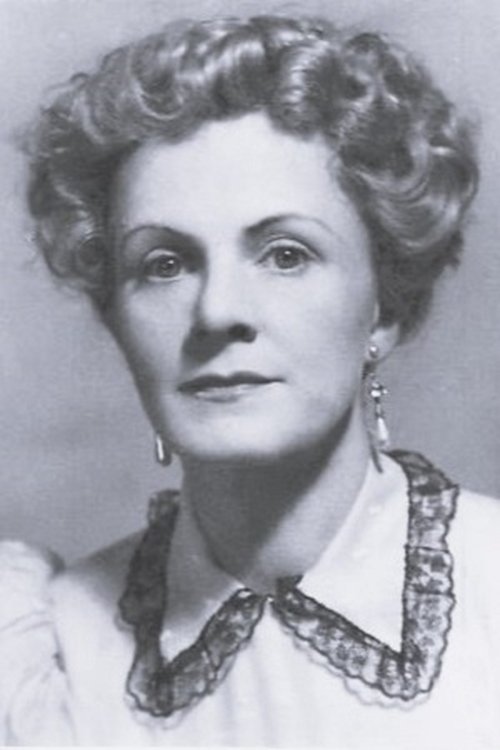 Alma Seidler as Tante Anna Böhm